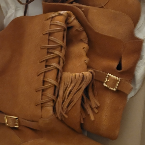 Boots - Picture 3 of 5